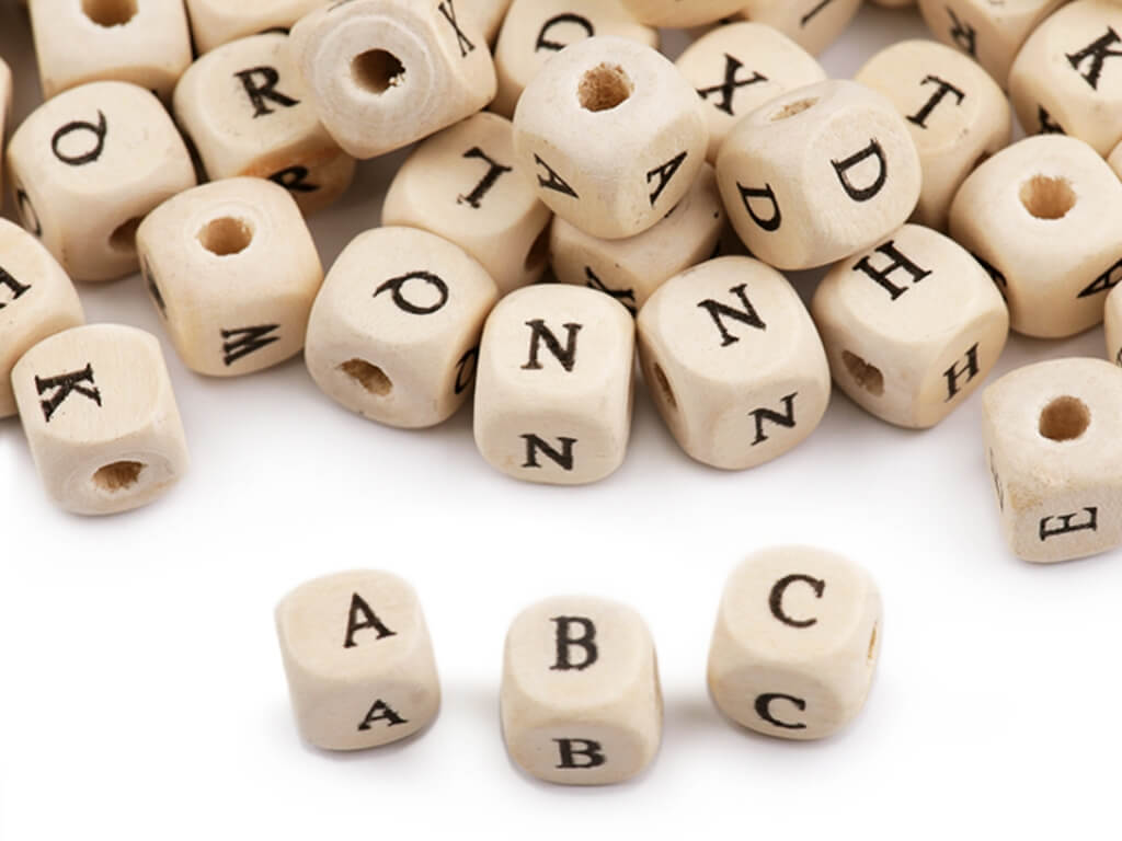 Stoklasa Stoklasa Holzperlen - Buchstaben zum Auffädeln Lieblingsgarn
