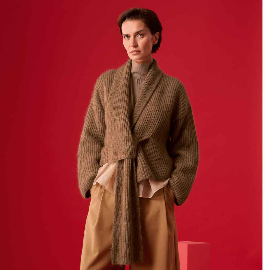 Lana Grossa Strickjacke mit Schal Strickanleitung – Produktansicht bei bei bei bei Lieblingsgarn