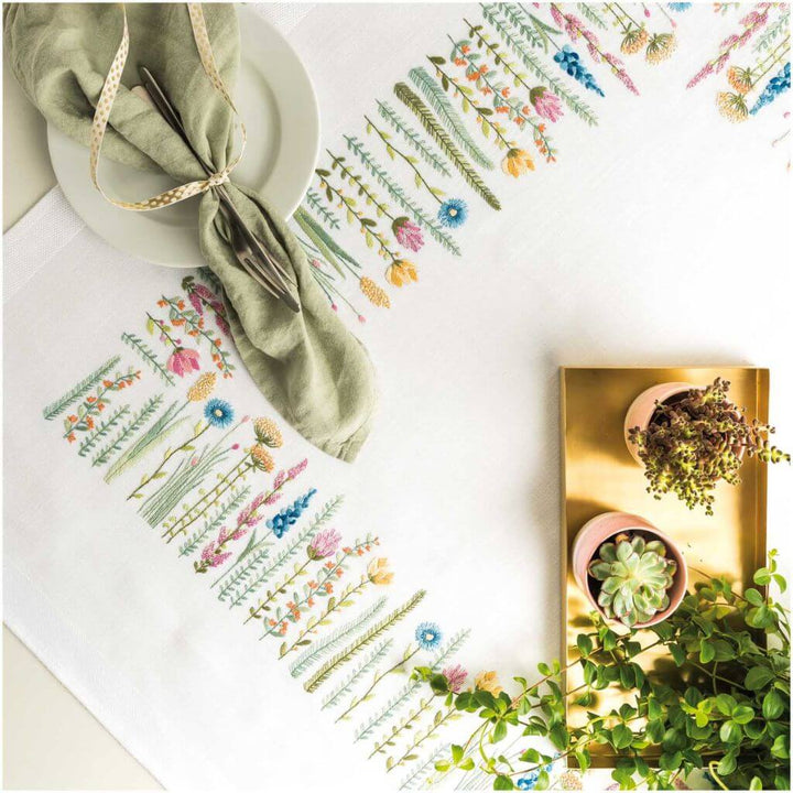 Rico Design Rico Design Stickset Decke Kräuterwiese 90 x 90 cm Lieblingsgarn
