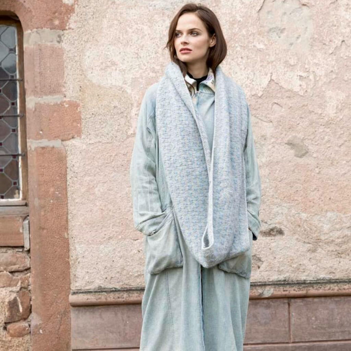 Lang Yarns Pattern Loop-Schal mit Fantasiemuster Strickanleitung - Lang Yarns (PDF) bei bei bei bei bei bei Lieblingsgarn