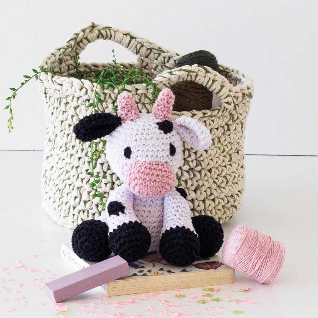 Hoooked Amigurumi Kuh Kirby Häkelset - Hoooked Lieblingsgarn