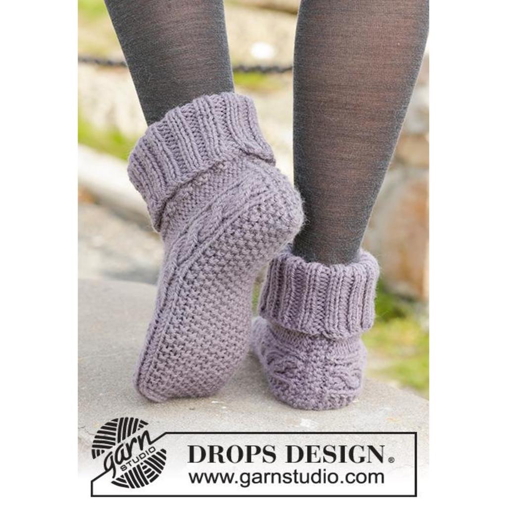 Celtic Dancer Hausschuhe mit Zopfmuster Strickanleitung - Drops Design (PDF) bei bei bei bei bei bei bei bei Lieblingsgarn