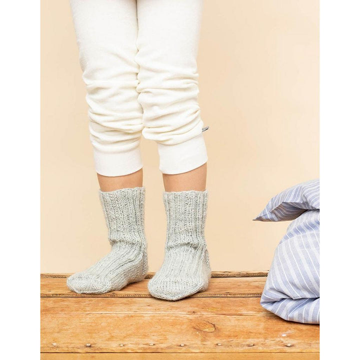 Dicke Wollsocken im Rippenmuster Strickanleitung - Sandnes Garn (PDF) bei bei bei bei bei bei bei bei bei bei Lieblingsgarn