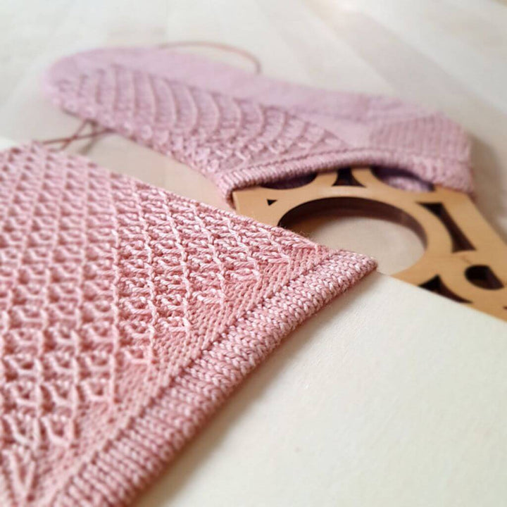 Ducathi Pattern Socken Luftikus Shorties Strickanleitung - Ducathi (PDF) bei bei bei bei bei bei bei bei bei Lieblingsgarn