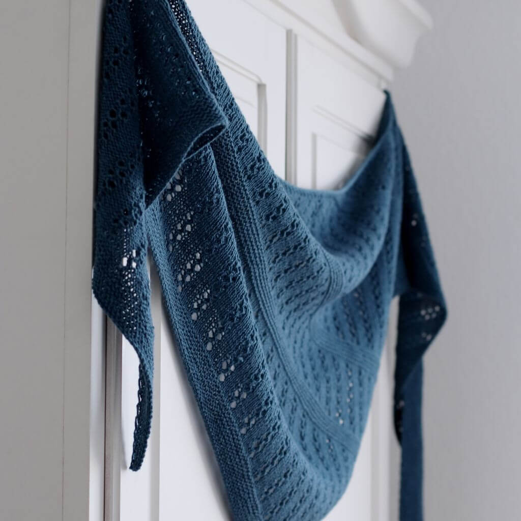 Eviknitwear Pattern Schal Blaubeeren Shawl Strickanleitung - Eviknitwear (PDF) bei bei bei bei bei bei bei bei Lieblingsgarn
