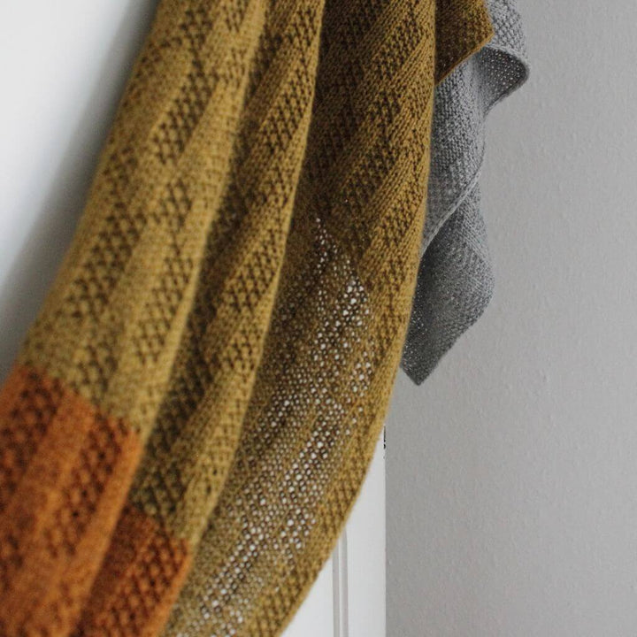 Eviknitwear Pattern Schal Listopad Shawl Strickanleitug - Eviknitwear (PDF) bei bei bei bei bei bei bei bei Lieblingsgarn