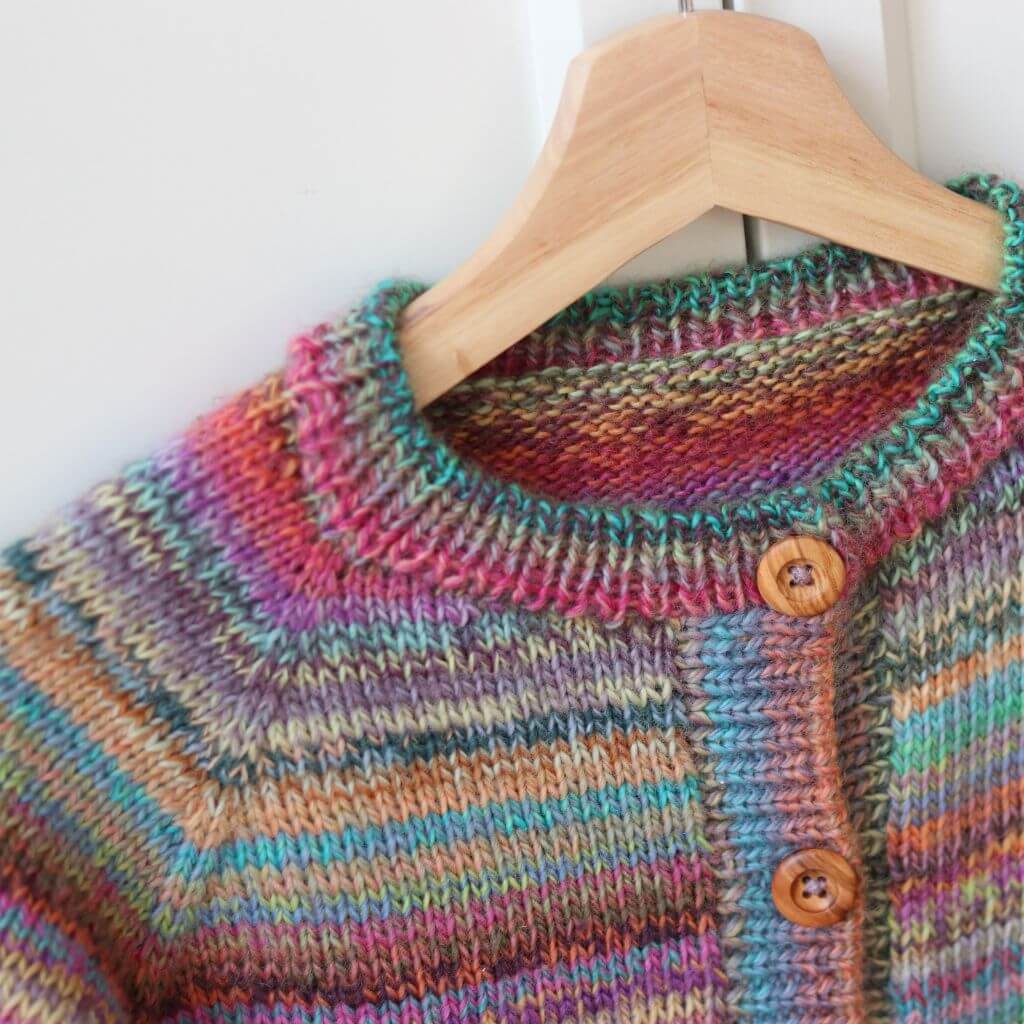 Frau Riedel strickt Pattern Happy Cardigan Mini Strickanleitung - Frau Riedel strickt (PDF) Lieblingsgarn