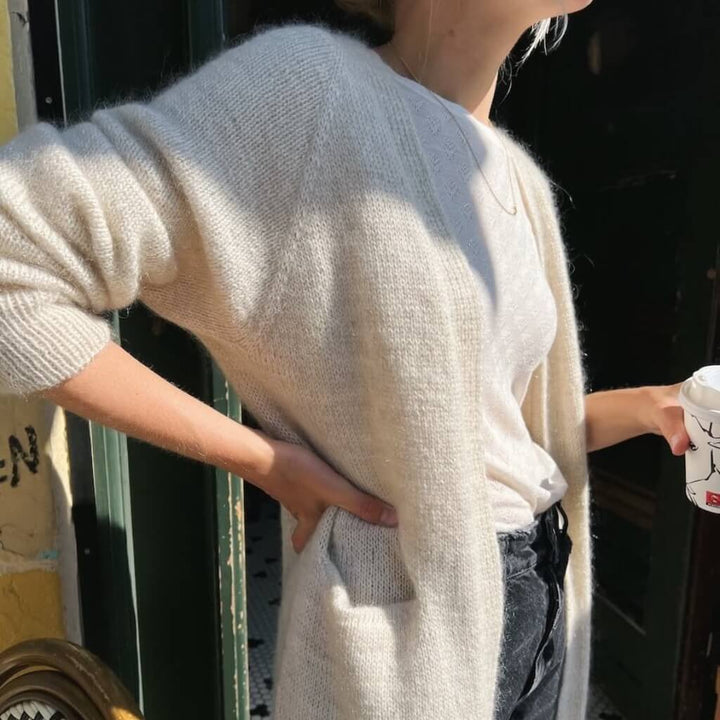 PetiteKnit Pattern Strickjacke Kein Schnickschnack Strickanleitung - PetiteKnit (Heft) bei bei bei bei bei bei Lieblingsgarn