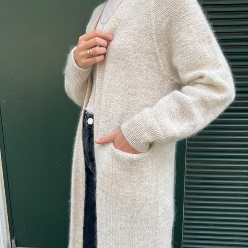 PetiteKnit Pattern Strickjacke Kein Schnickschnack Strickanleitung - PetiteKnit (Heft) bei bei bei bei bei bei Lieblingsgarn