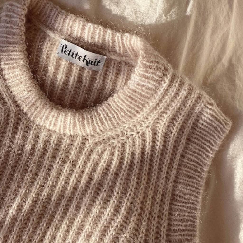 PetiteKnit Pattern Pullunder September Slipover Strickanleitung - PetiteKnit (Heft) bei bei bei bei bei bei bei Lieblingsgarn