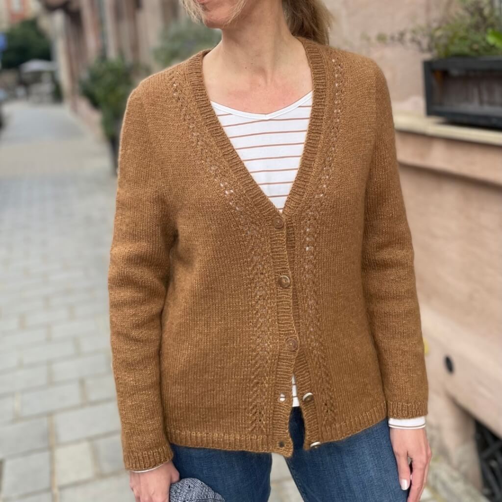 Strickauszeit Mella Cardigan Strickanleitung - Strickauszeit (PDF) Lieblingsgarn