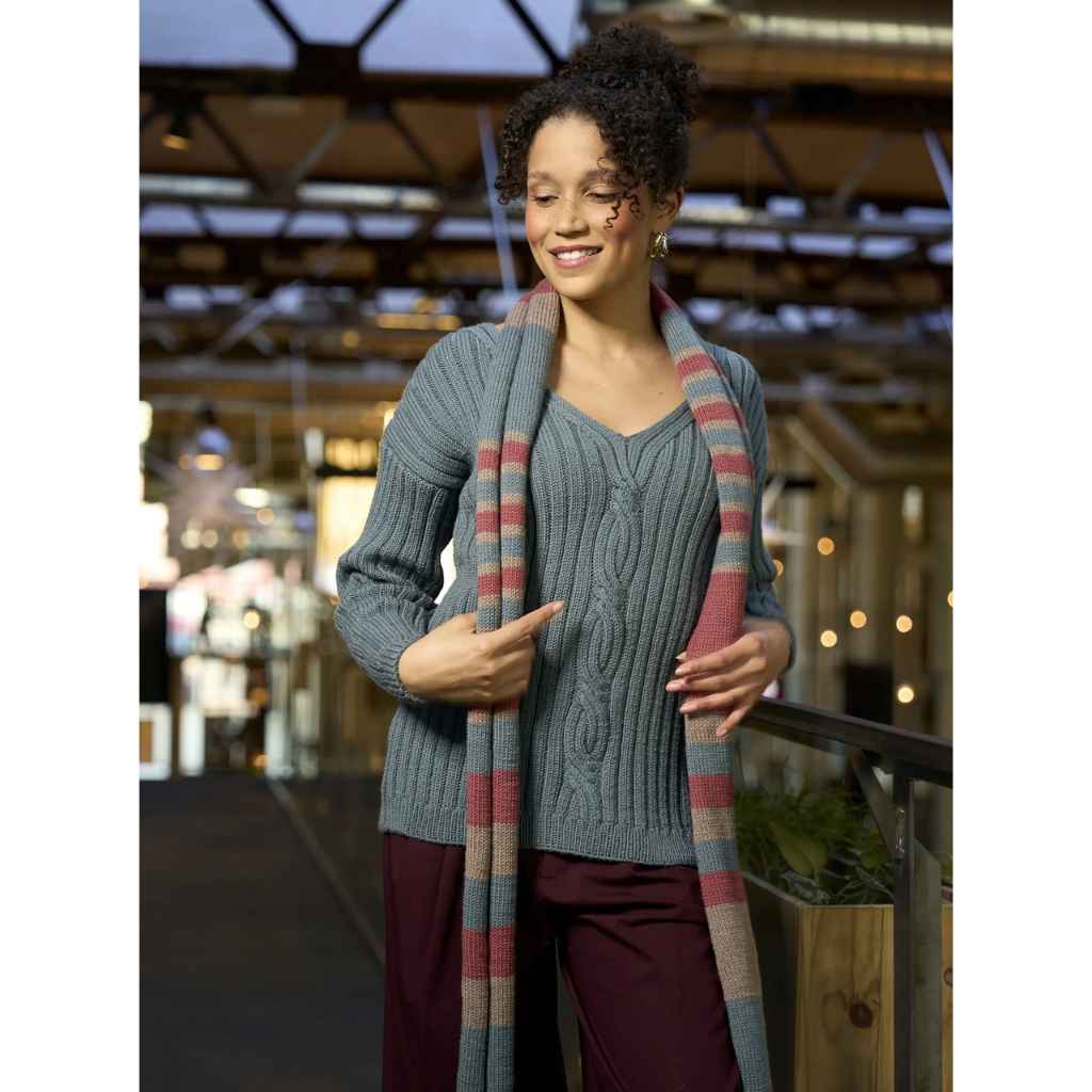 Pro Lana Pullover Rippenstreifen und Zopf Strickanleitung – Produktansicht bei Lieblingsgarn