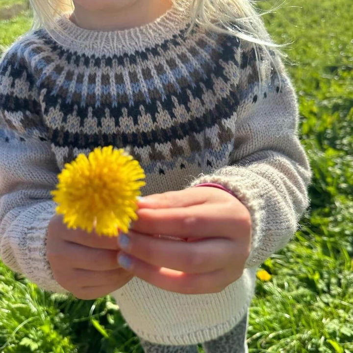 PetiteKnit Pattern Kinderpullover Celeste Sweater Junior Strickanleitung - PetiteKnit (Heft) Lieblingsgarn