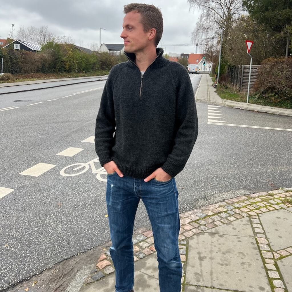 PetiteKnit Pattern Herren Pullover Zipper Sweater Light Strickanleitung - PetiteKnit (Heft) bei bei bei bei Lieblingsgarn