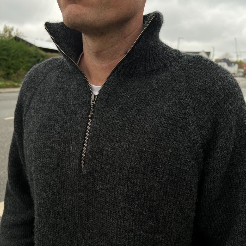 PetiteKnit Pattern Herren Pullover Zipper Sweater Light Strickanleitung - PetiteKnit (Heft) bei bei bei bei Lieblingsgarn