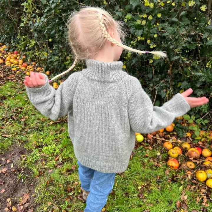 PetiteKnit Pattern Kinder Pullover Zipper Sweater Light Strickanleitung - PetiteKnit (Heft) bei bei bei bei bei Lieblingsgarn