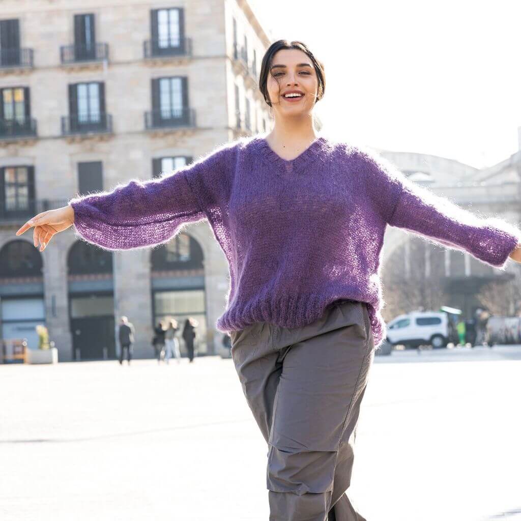 Katia Oversize Pullover V-Ausschnitt Ingenua Strickanleitung – Bild 2 von 3 bei Lieblingsgarn