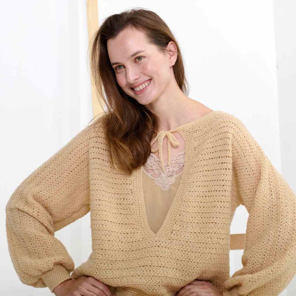 Katia Pullover Atenea mit Schnürausschnitt Häkelanleitung – Bild 3 von 3 bei Lieblingsgarn
