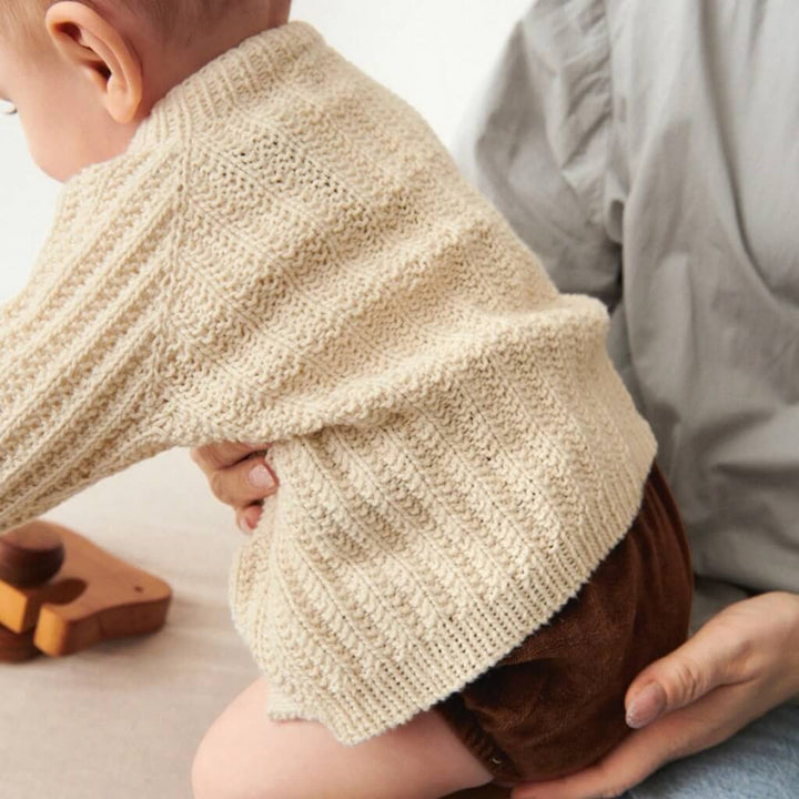 Sandnes Garn Ellis Cardigan Baby Strickanleitung - Sandnes Garn (Heft) bei bei Lieblingsgarn