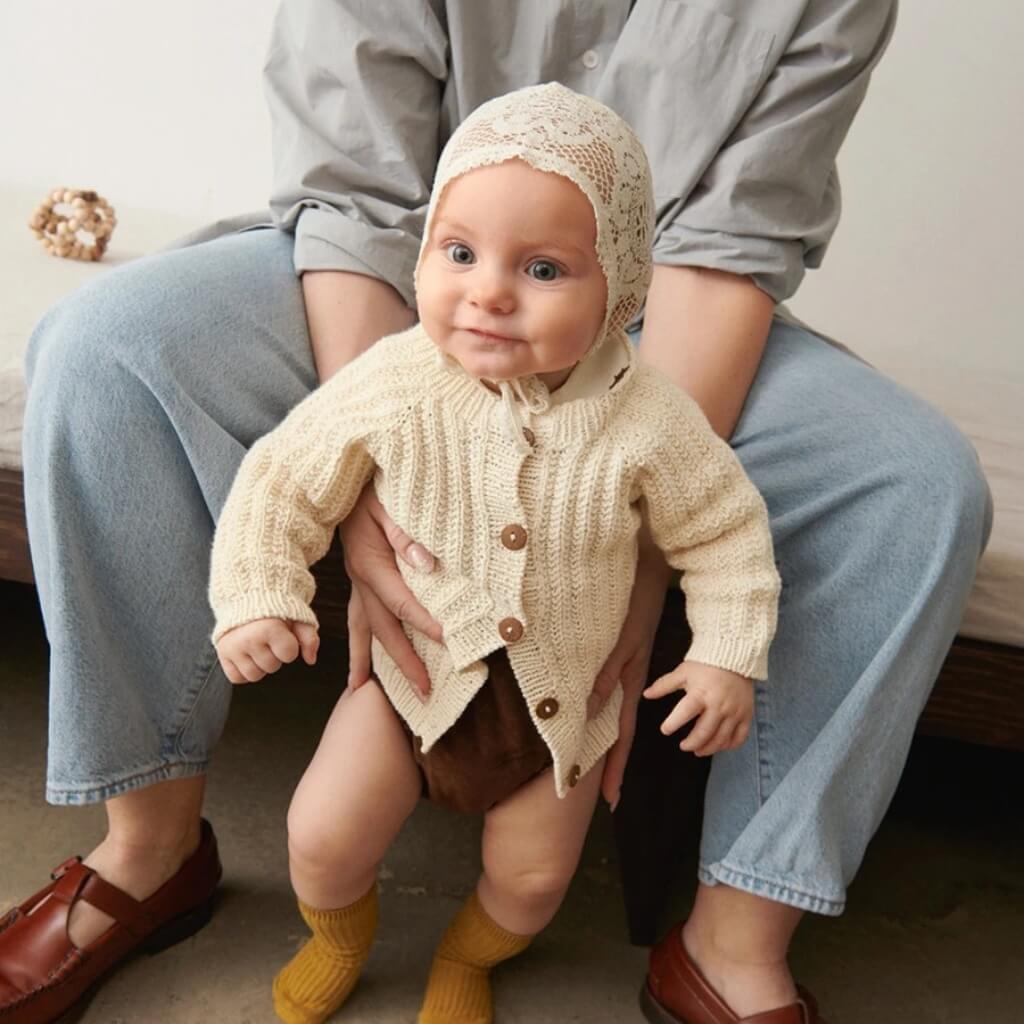 Sandnes Garn Ellis Cardigan Baby Strickanleitung - Sandnes Garn (Heft) bei bei Lieblingsgarn