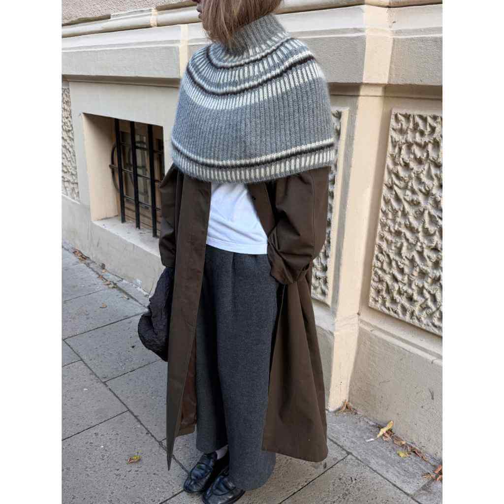 Morecaknit Flow Capelet Strickanleitung - Moreca Knit (PDF) – Bild 2 von 4 bei bei bei bei bei bei bei bei bei Lieblingsgarn