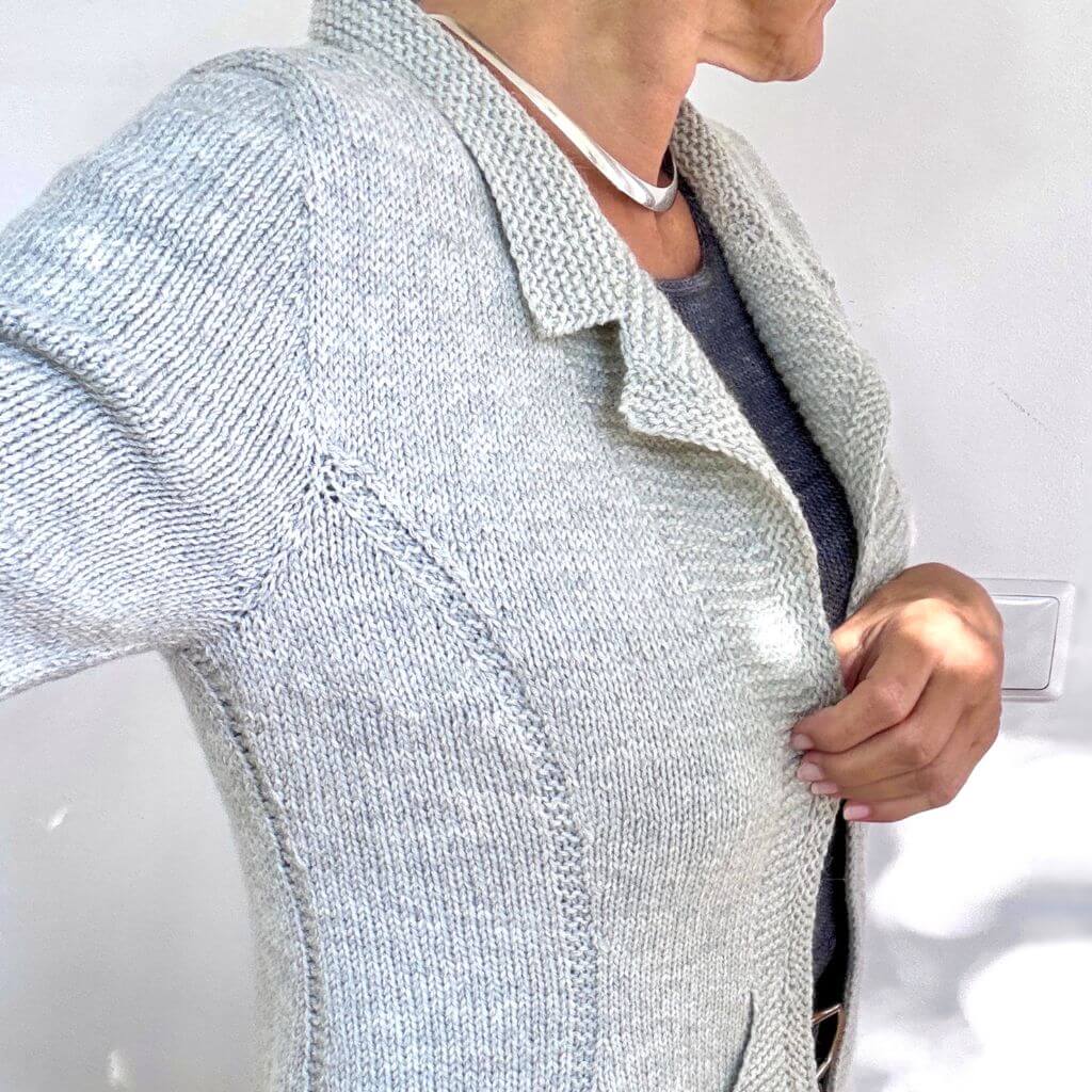 Hinterm Stein Triangle Jacket Strickanleitung - Hinterm Stein (PDF) bei bei bei bei bei bei bei bei bei bei Lieblingsgarn