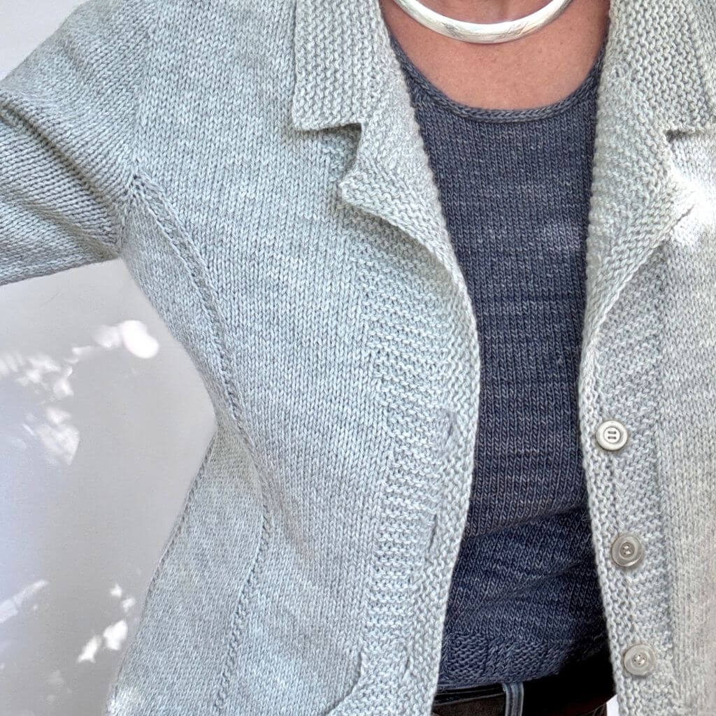 Hinterm Stein Triangle Jacket Strickanleitung - Hinterm Stein (PDF) bei bei bei bei bei bei bei bei bei bei Lieblingsgarn