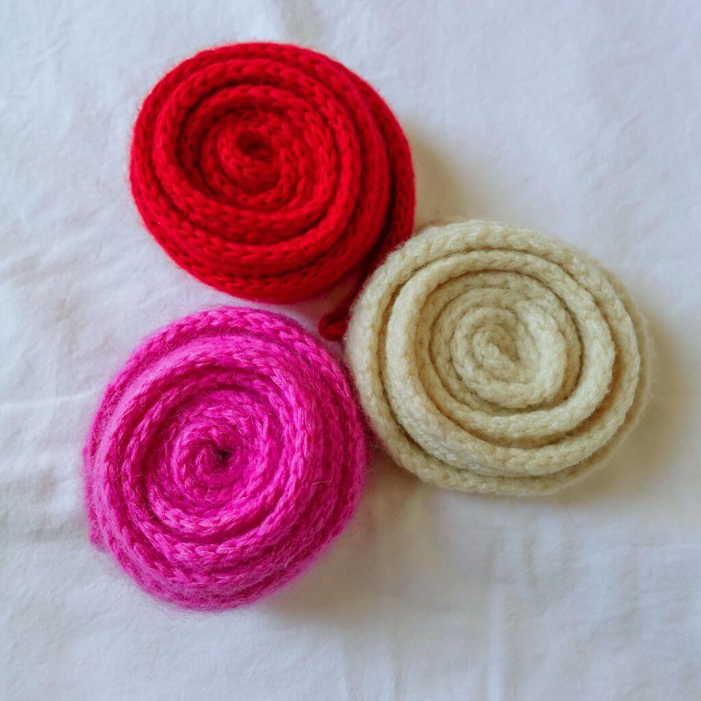 wemadewardrobe Lotta Scarf Light Strickanleitung - wemadewardrobe bei bei bei bei bei bei bei bei bei bei Lieblingsgarn